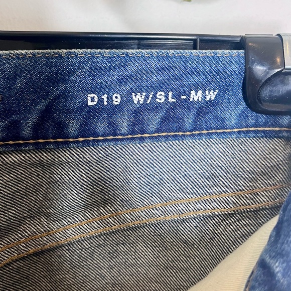 Saint Laurent High Rise Slim Fit Jeans - Picture 8 of 10